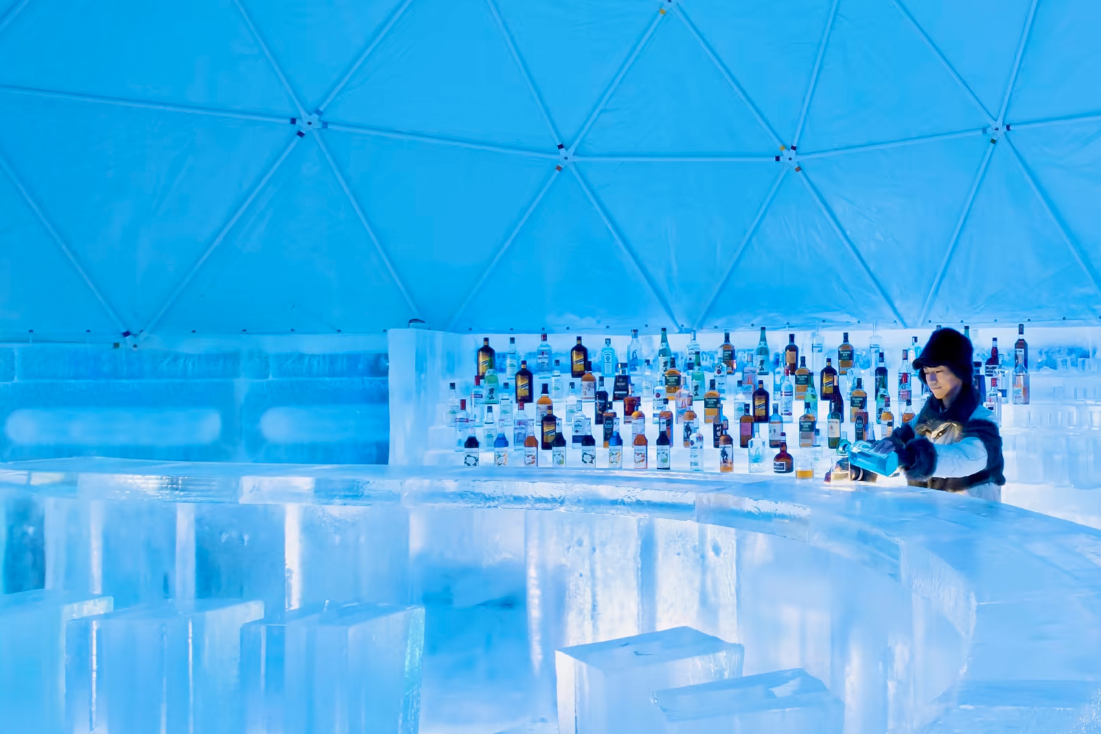 愛絲冰城(冬季限定的魔幻世界)